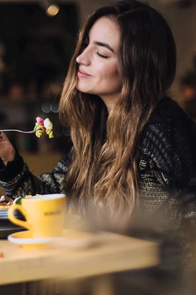 Express gratitude for a meal